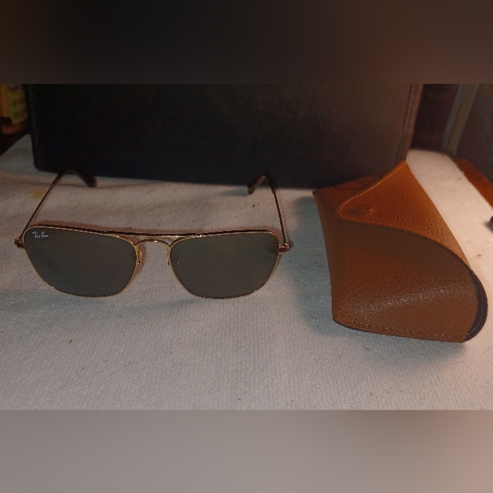 Ray-Ban Caravan Gold Metal Green  Sunglasses RB3136 181 55 -15